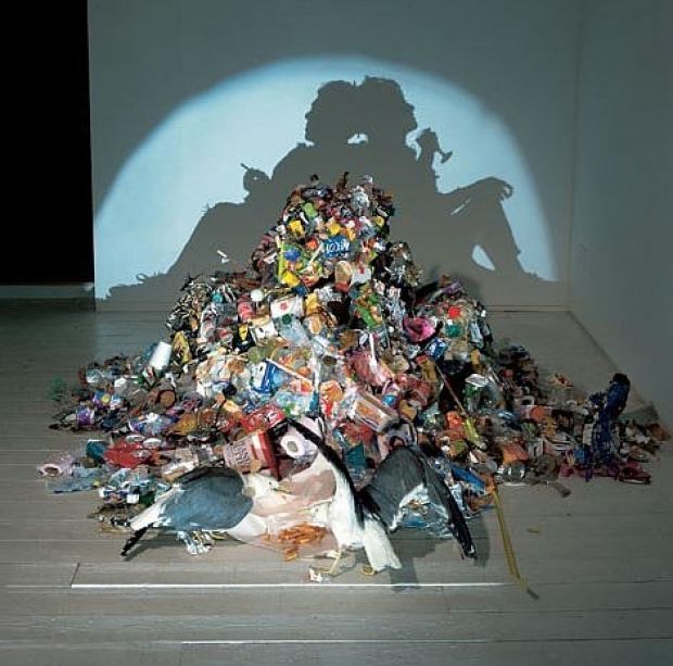 Tim-Noble- Sue-Webster-ombre-rifiuti-spazzatura-arte-08